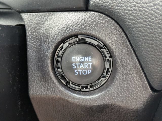 Used 2022 Toyota RAV4 XLE FWD image 21