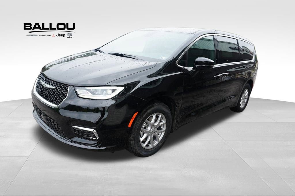 New 2026 Chrysler Pacifica Select image 1