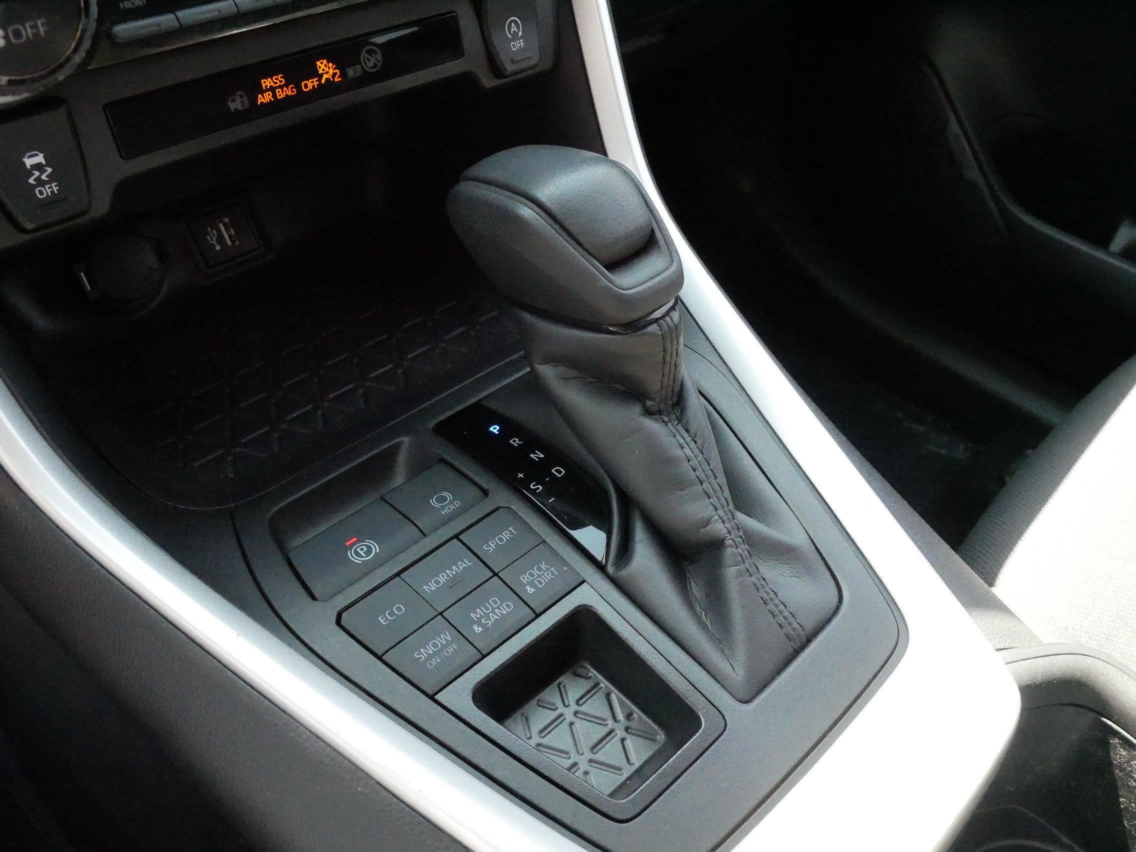 Certified 2025 Toyota RAV4 XLE AWD/4WD image 24