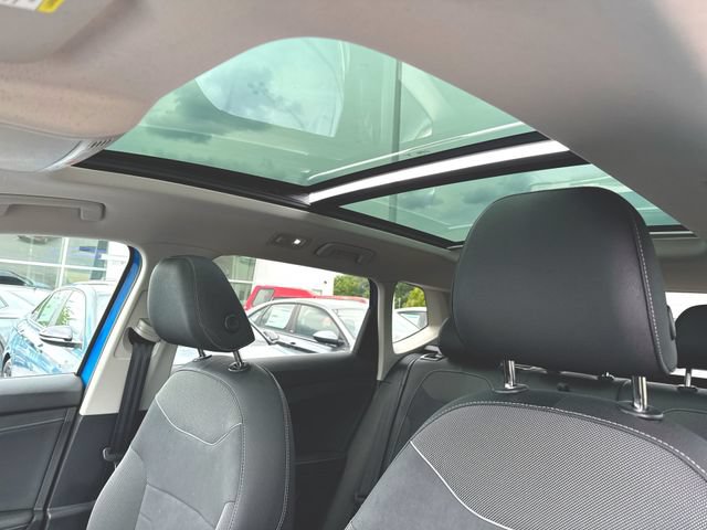 Certified 2025 Volkswagen Taos SE AWD/4WD image 18