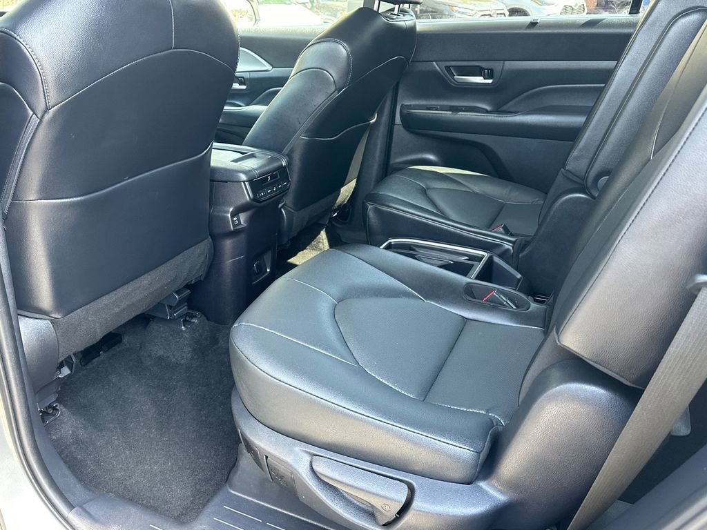 Used 2025 Toyota Grand Highlander XLE image 15