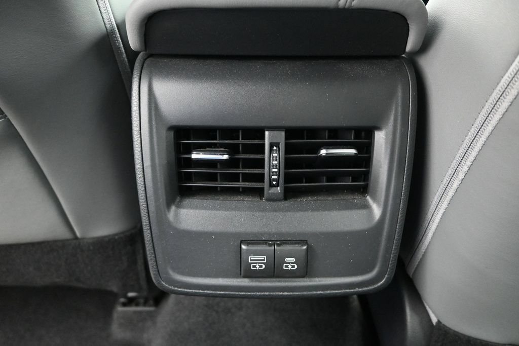 Used 2022 Toyota Avalon XLE w/ Moonroof Package FWD image 16