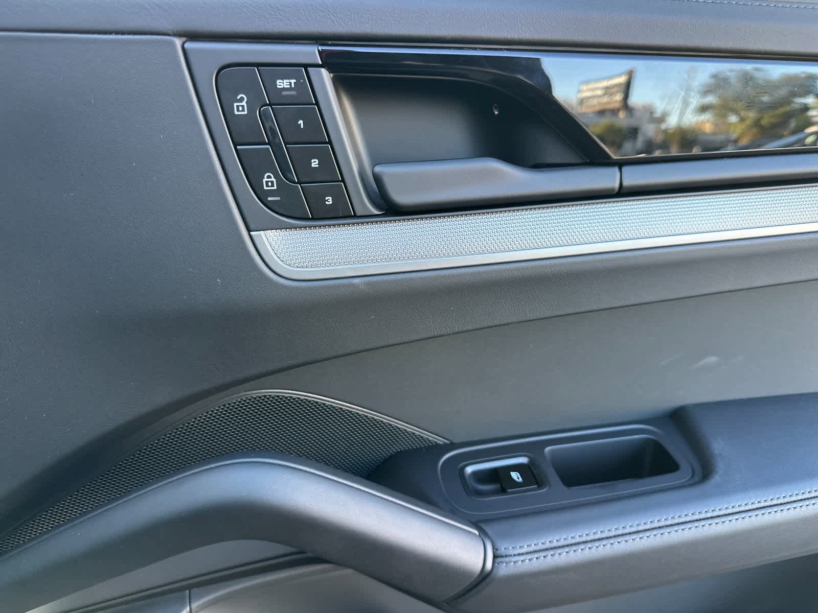 New 2025 Porsche Cayenne Coupe AWD/4WD image 19