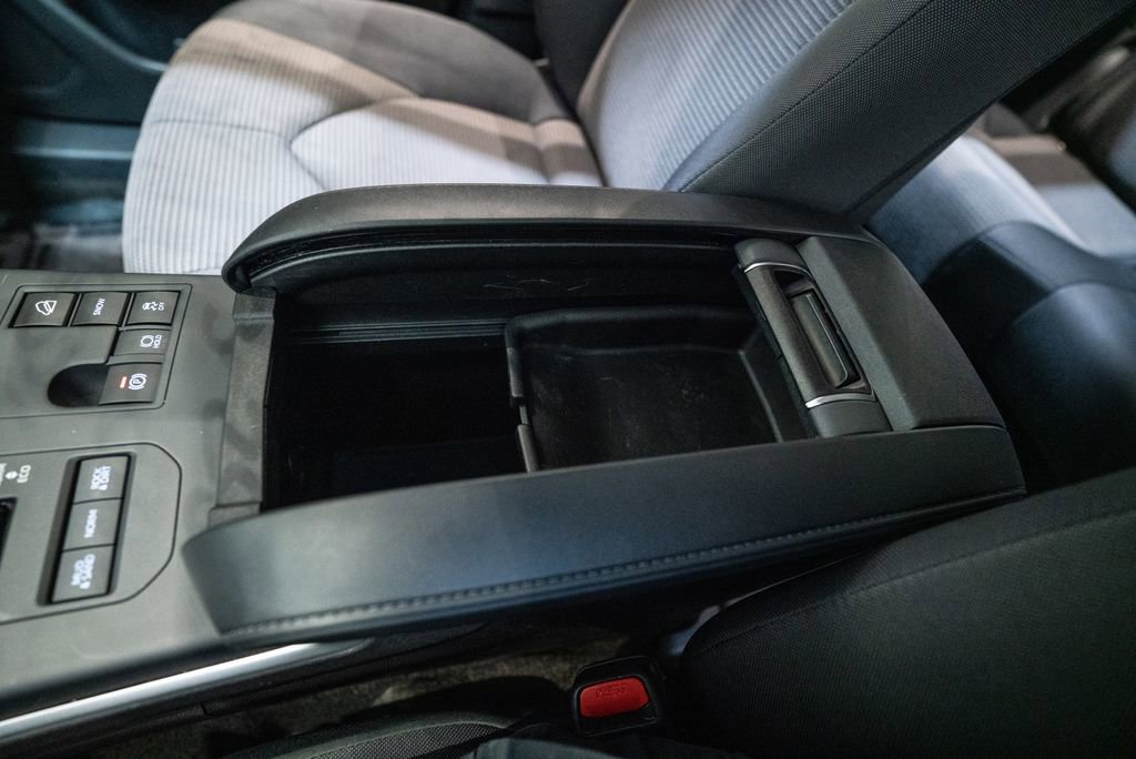 Certified 2025 Toyota Highlander LE image 30