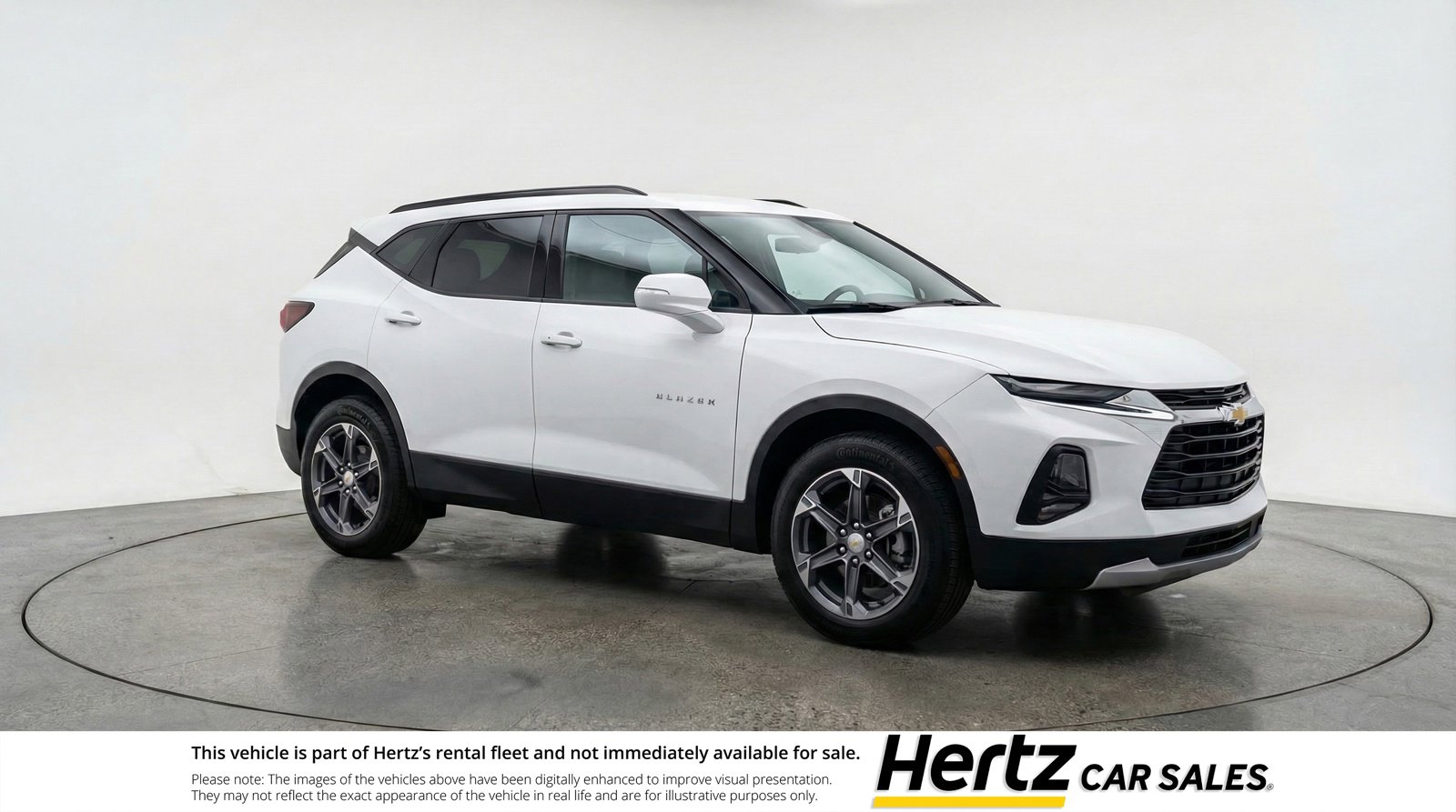 Used 2025 Chevrolet Blazer LT FWD image 1