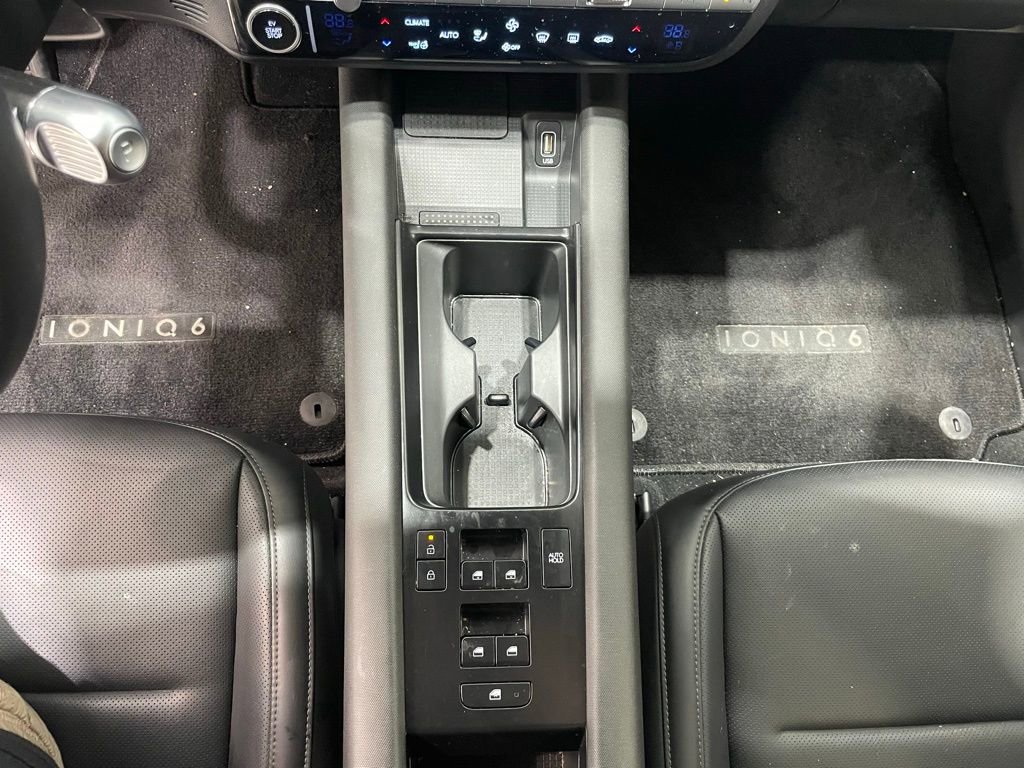 Used 2024 Hyundai Ioniq 6 Limited image 13