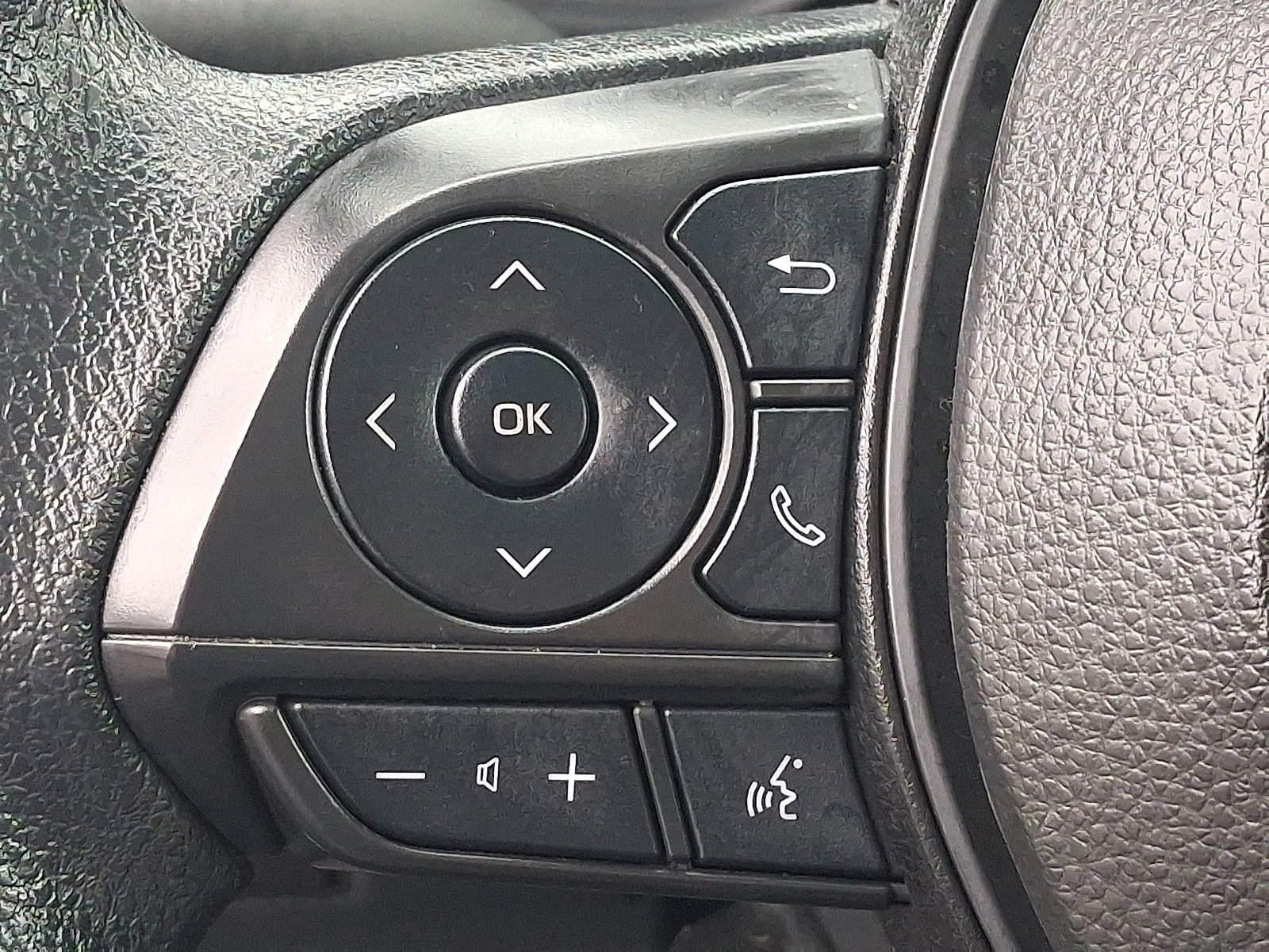 Used 2024 Toyota Corolla LE FWD image 21