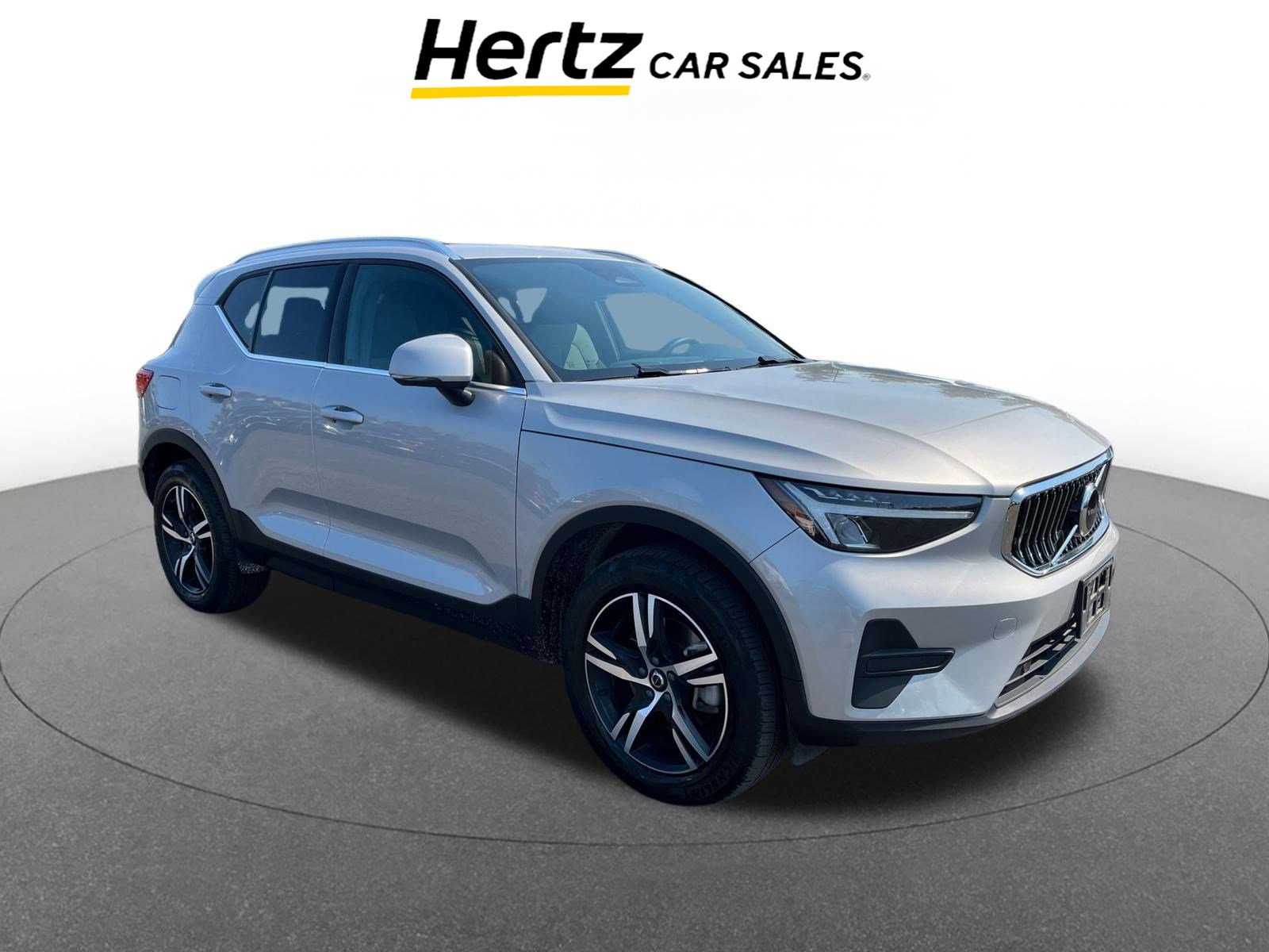 Used 2024 Volvo XC40 B5 Core