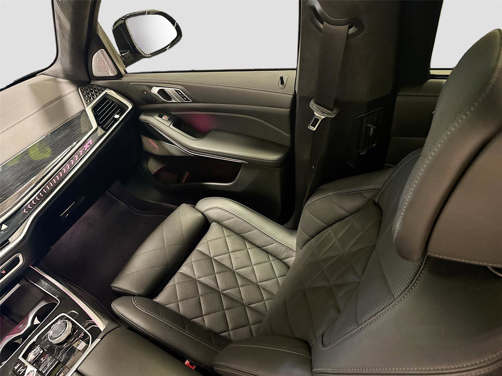 Used 2024 BMW X7 xDrive40i w/ M Sport Package image 25