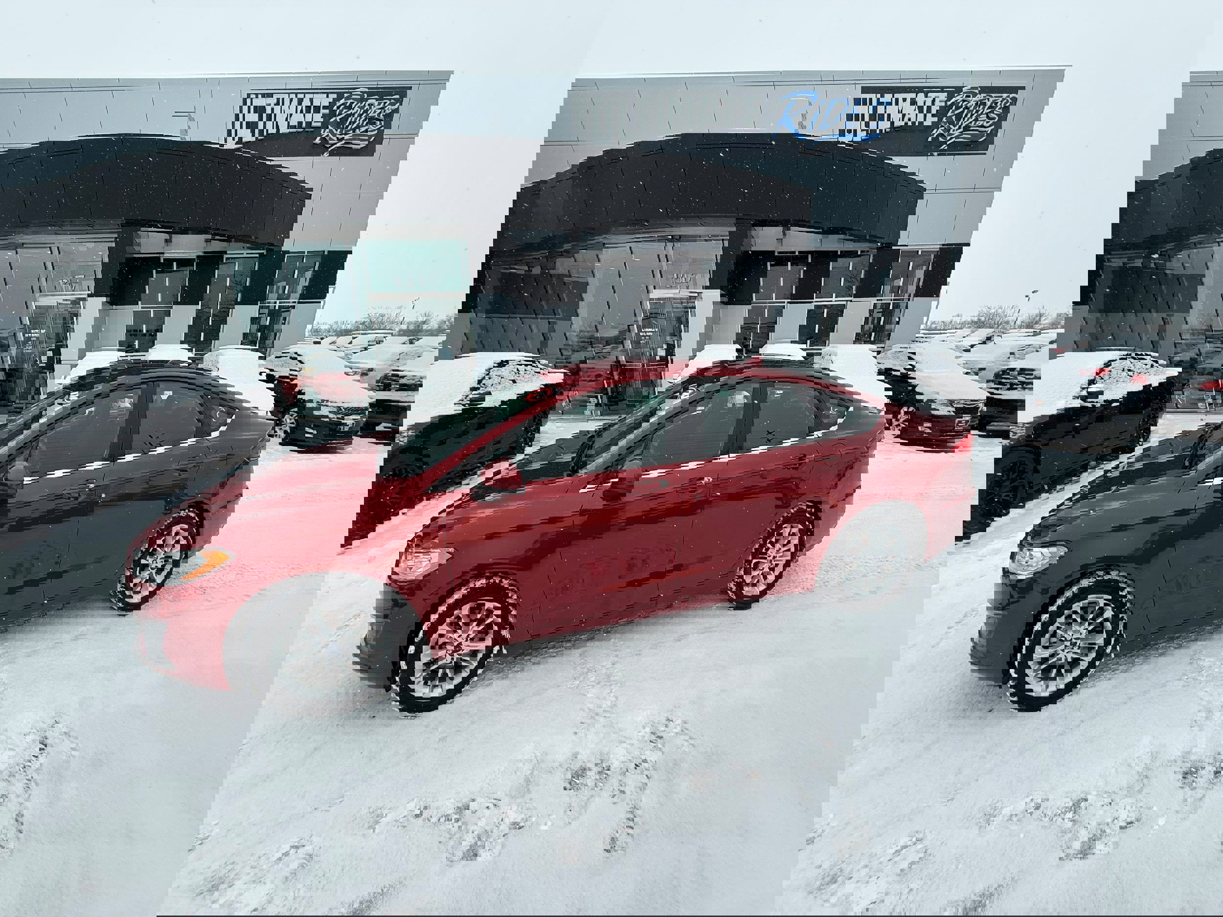 Used 2019 Ford Fusion SE image 3