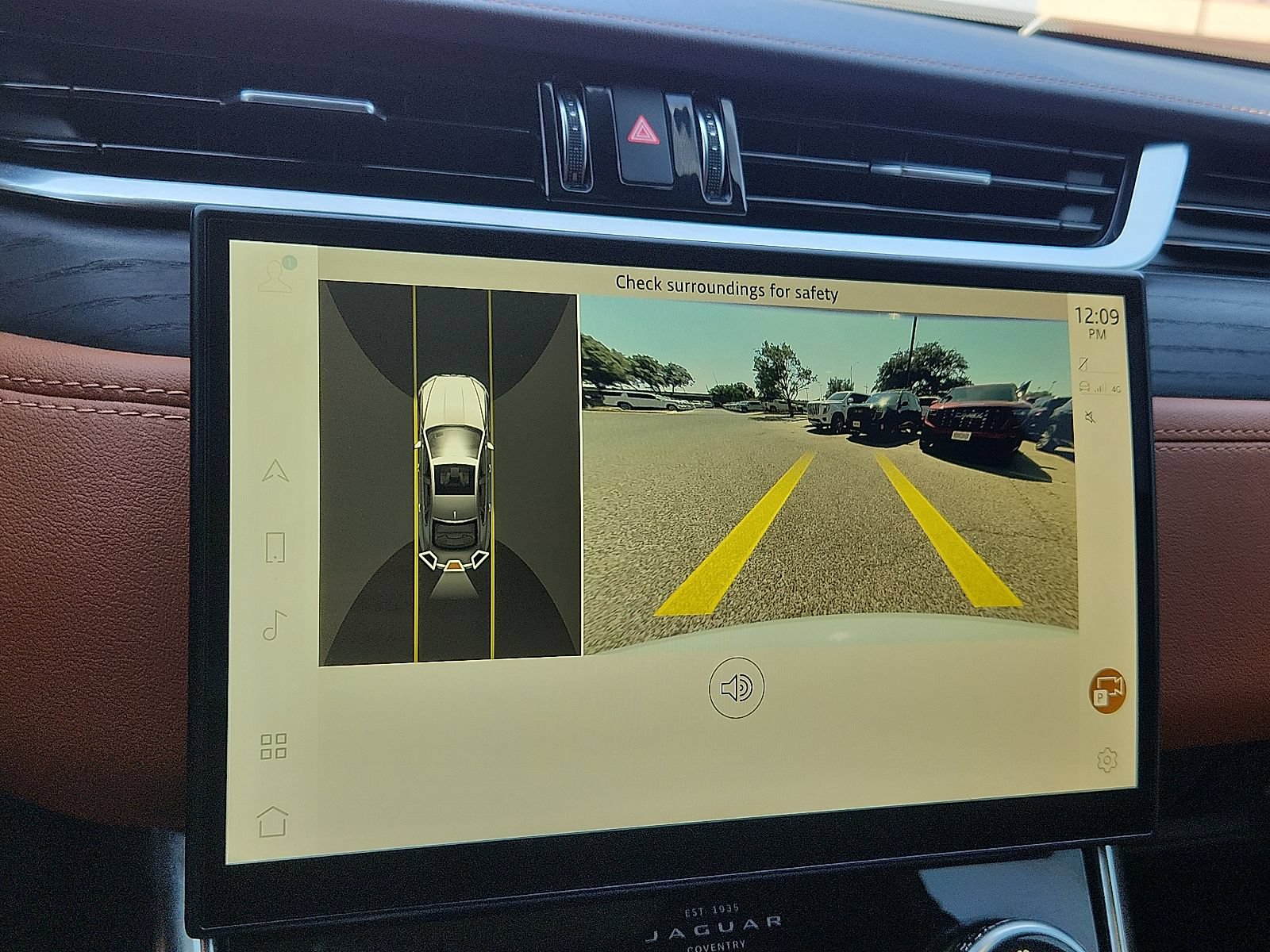 Used 2022 Jaguar XF R-Dynamic SE AWD/4WD image 19
