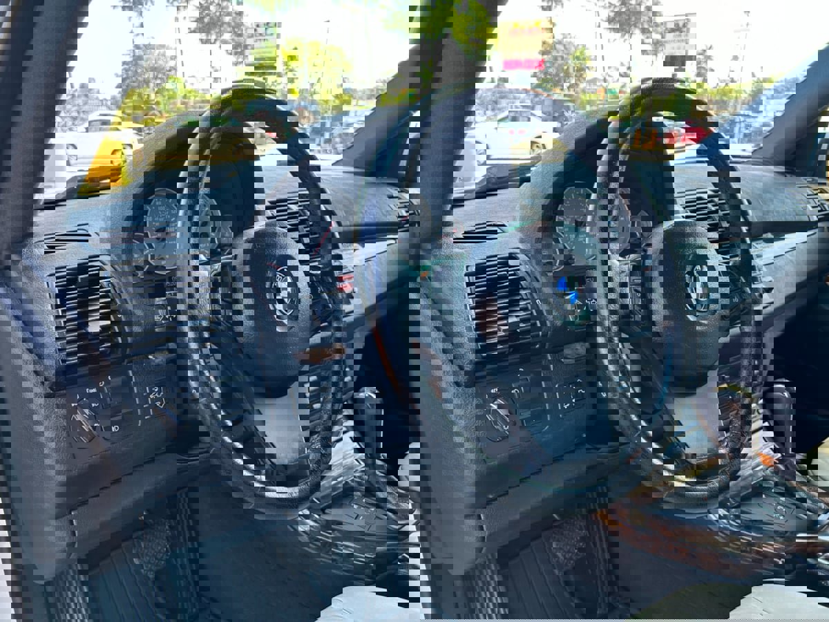 Used 2006 BMW X5 4.8is image 12