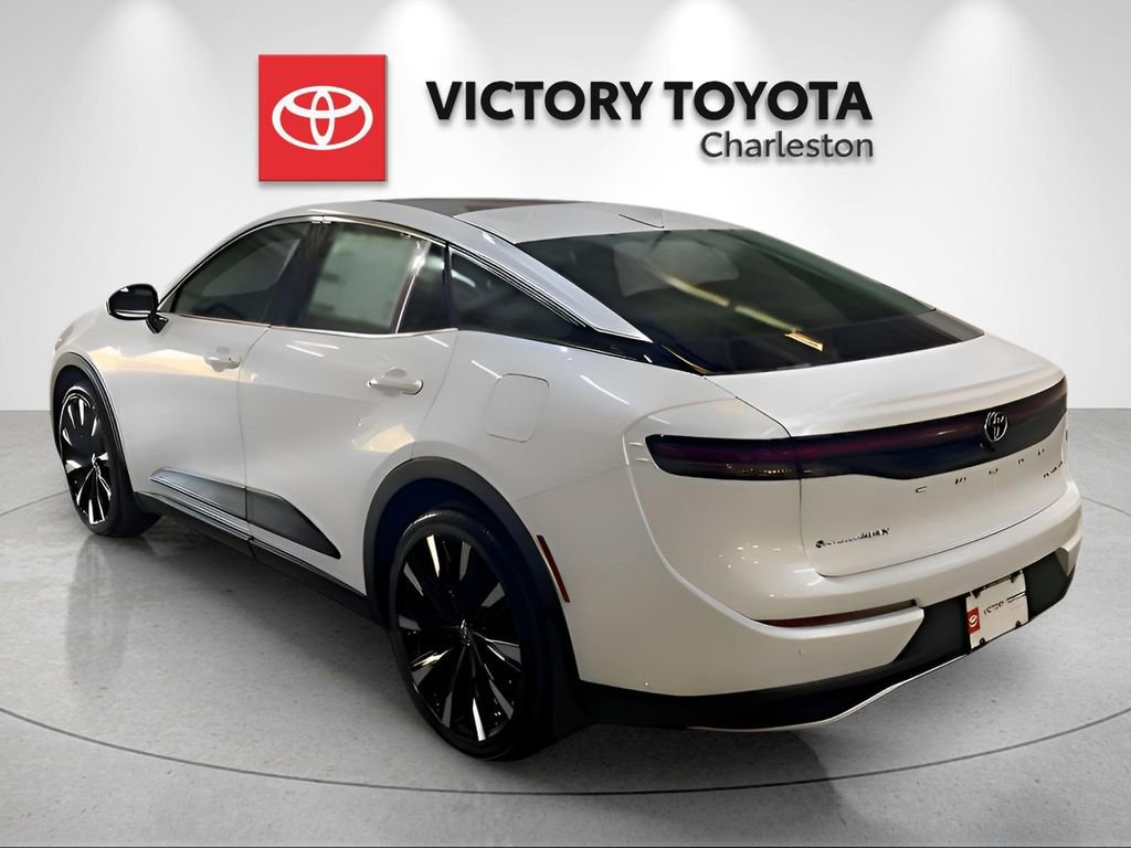 New 2025 Toyota Crown Platinum image 3