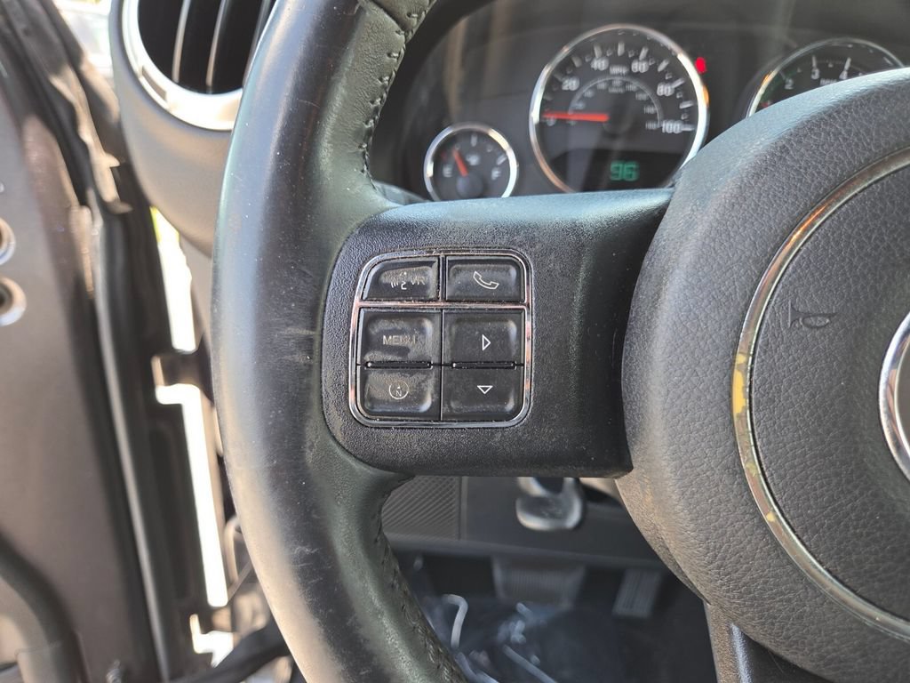 Used 2017 Jeep Wrangler Unlimited Sahara w/ Connectivity Group AWD/4WD image 34