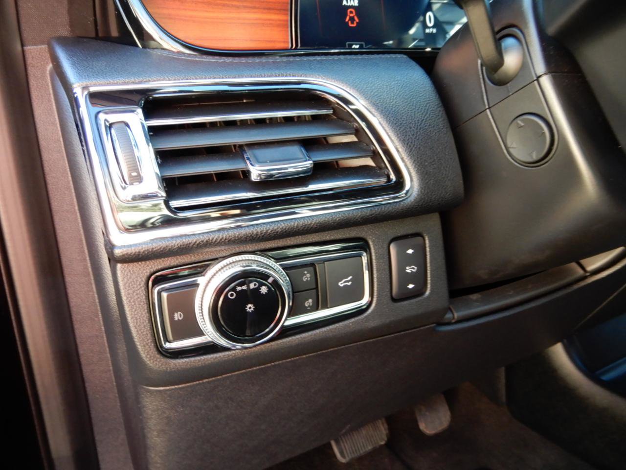 Used 2020 Lincoln Navigator Reserve image 28