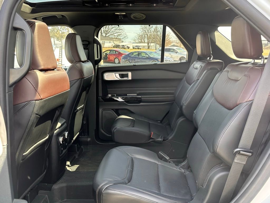 Certified 2023 Ford Explorer Platinum w/ Technology Package image 14