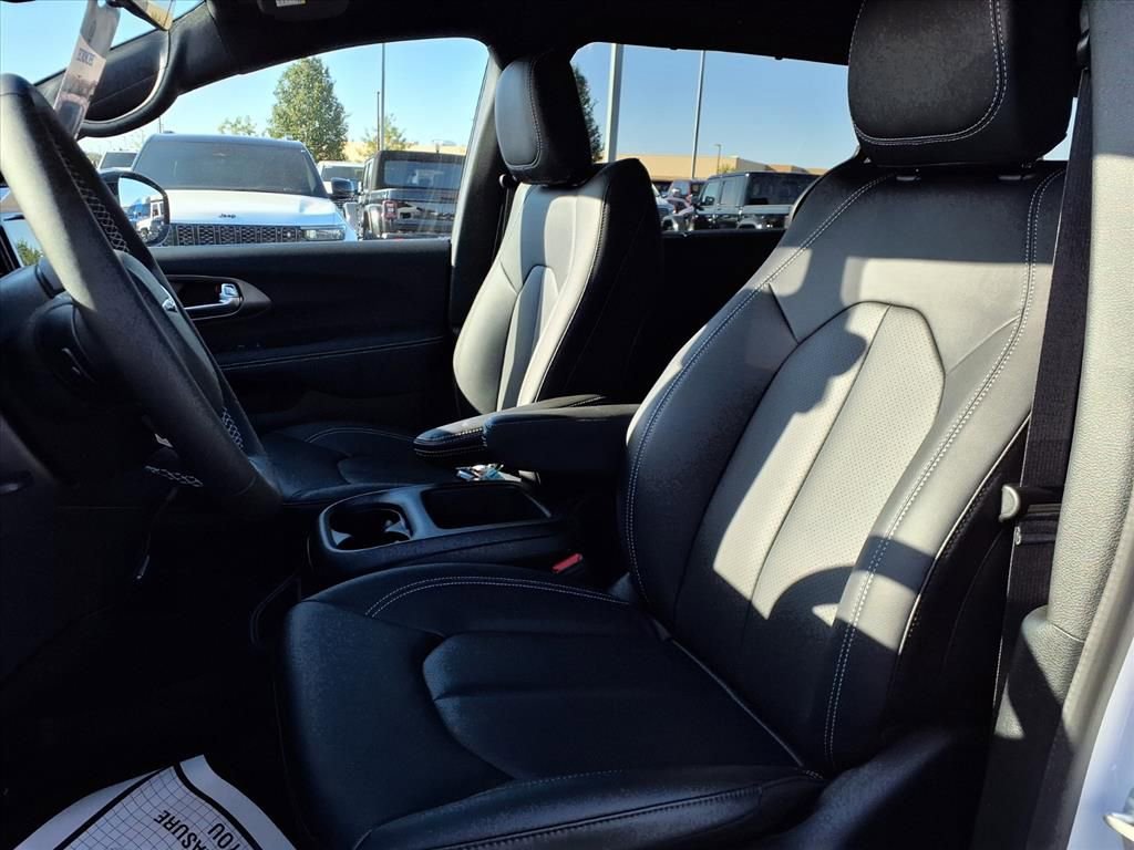 New 2026 Chrysler Voyager LX image 11