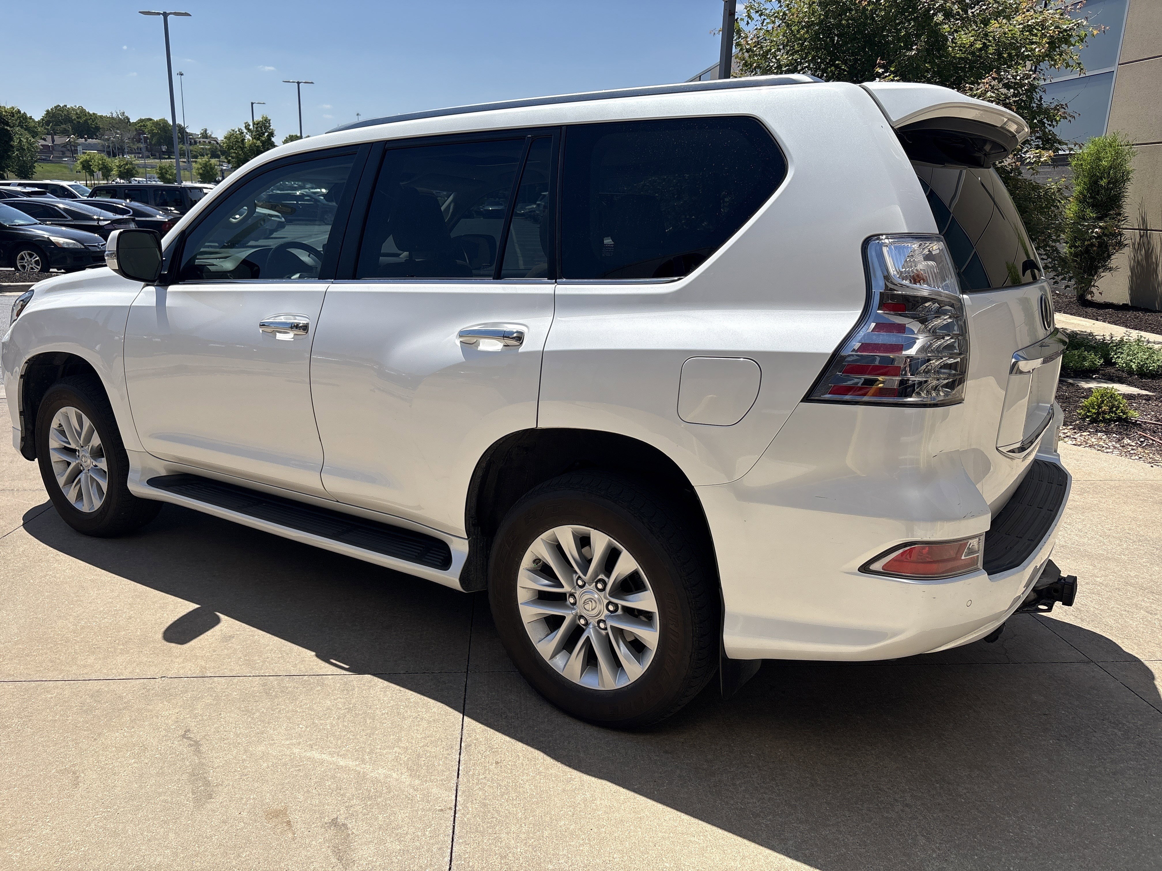 Used 2023 Lexus GX 460 Premium w/ Premium Package AWD/4WD image 28