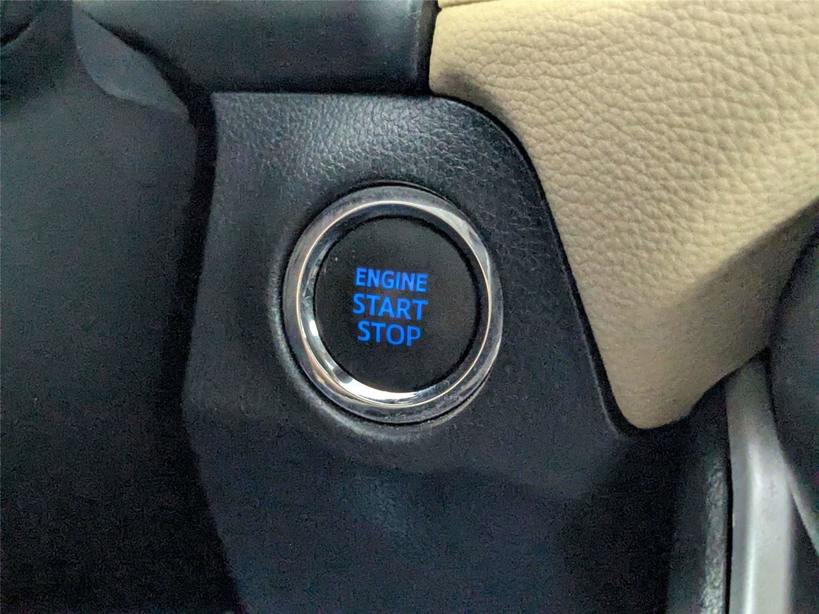 Used 2020 Toyota RAV4 Limited FWD image 30