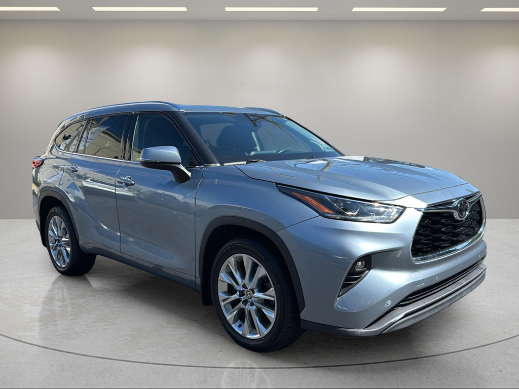 Used 2021 Toyota Highlander Limited AWD/4WD image 4