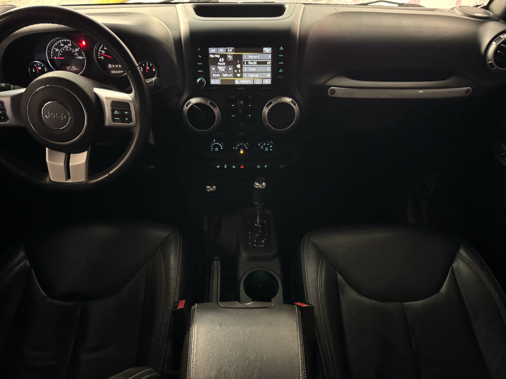 Used 2017 Jeep Wrangler Unlimited Rubicon AWD/4WD image 18
