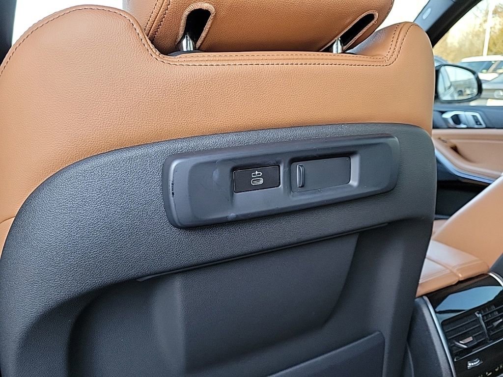 Used 2022 BMW X5 xDrive40i w/ M Sport Package image 14