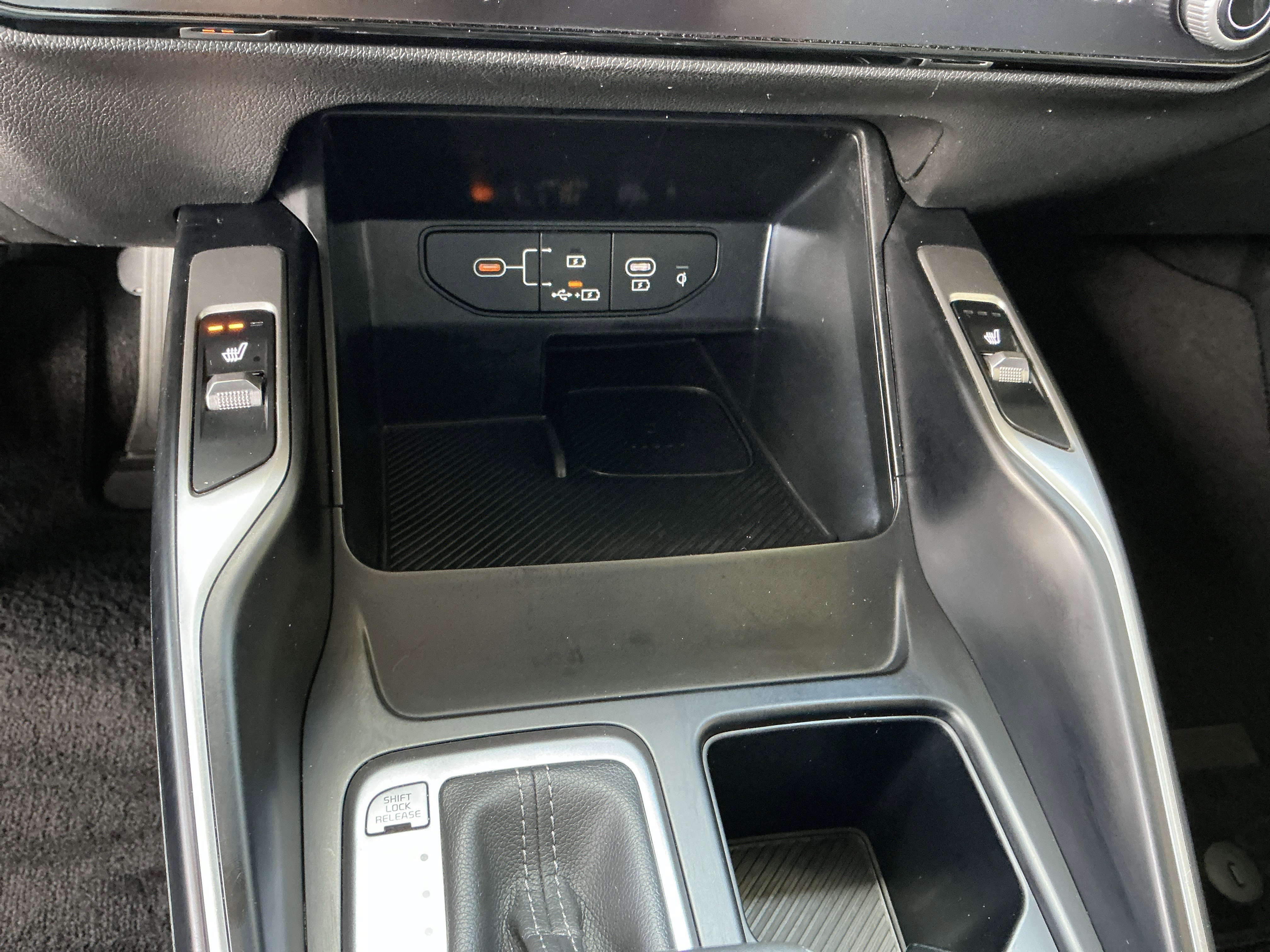 Used 2024 Kia Sorento S image 31