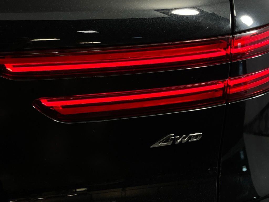 Used 2025 Genesis GV70 2.5T Sport Prestige w/ Sport Prestige Package image 11