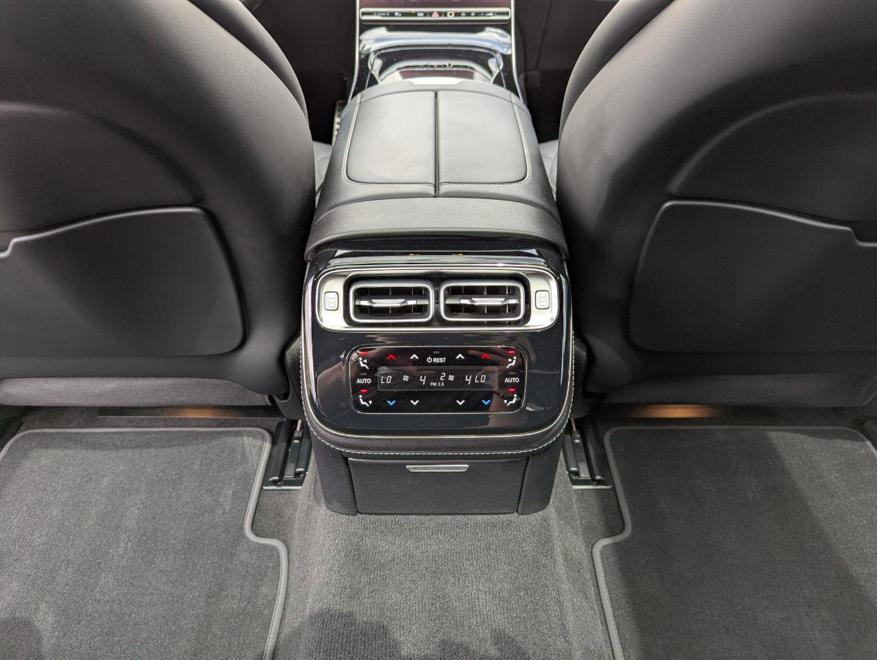Used 2025 Mercedes-Benz S 580 4MATIC Sedan image 44