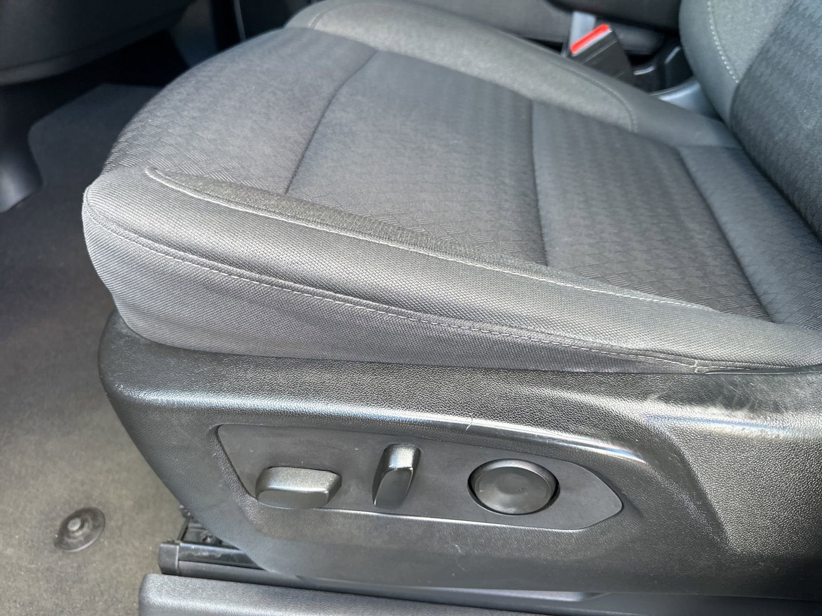 Used 2022 GMC Sierra 1500 SLE image 17