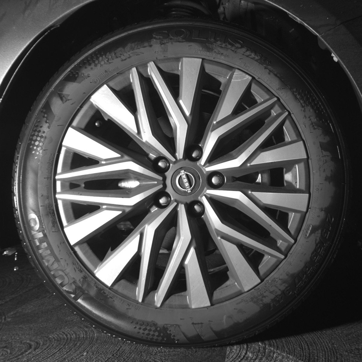 Used 2025 Nissan Altima 2.5 SV FWD image 13