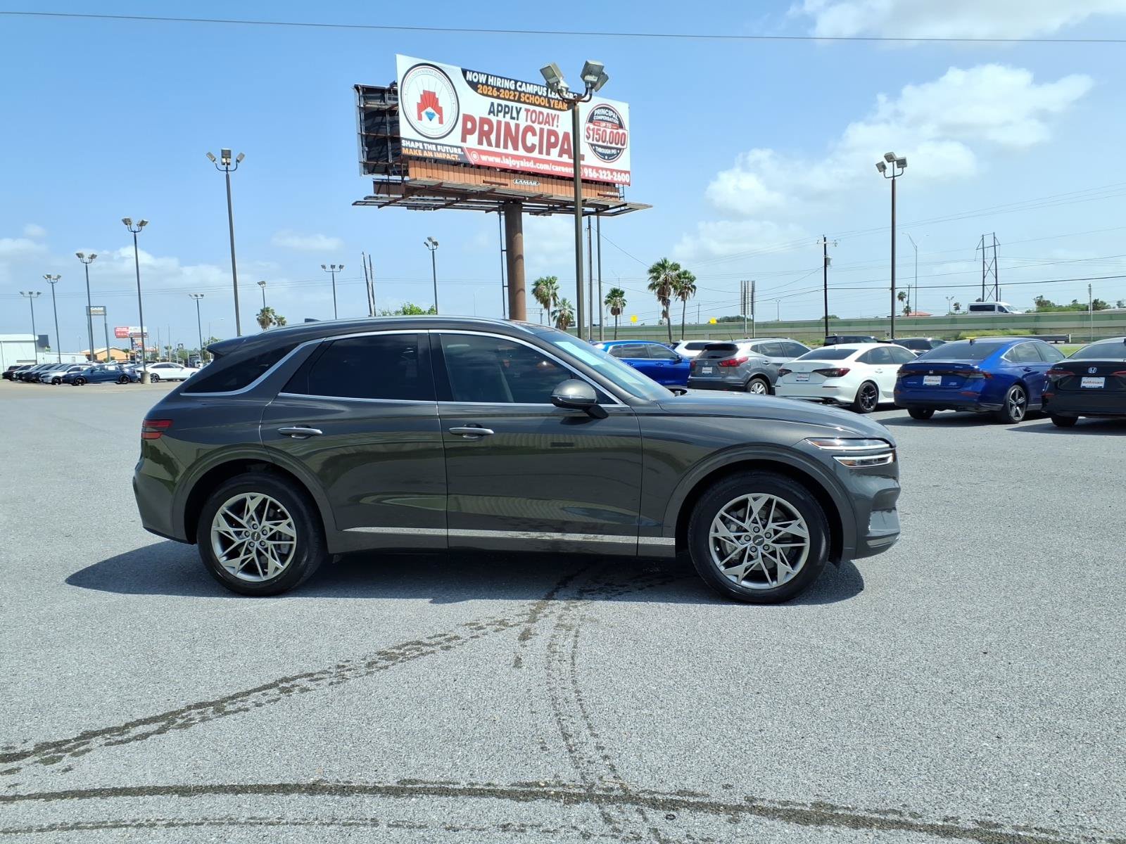 Used 2025 Genesis GV70 2.5T AWD/4WD image 9