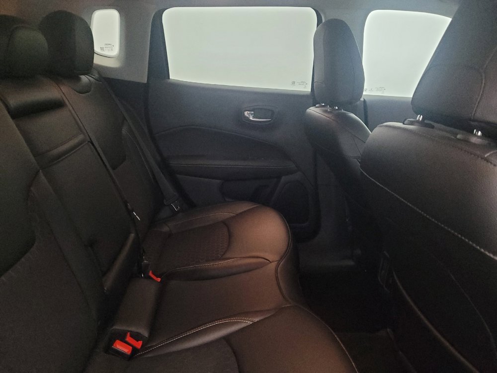 Used 2019 Jeep Compass Latitude w/ Cold Weather Group AWD/4WD image 19