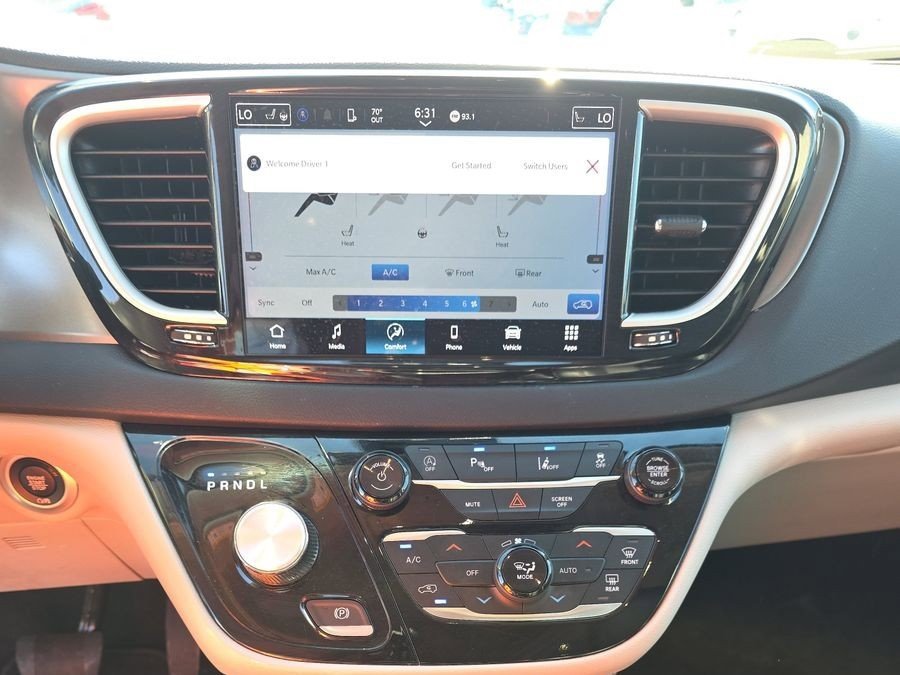 Used 2024 Chrysler Pacifica Touring-L image 54