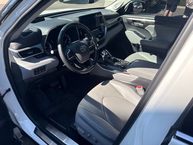 Used 2020 Toyota Highlander Platinum AWD/4WD image 8