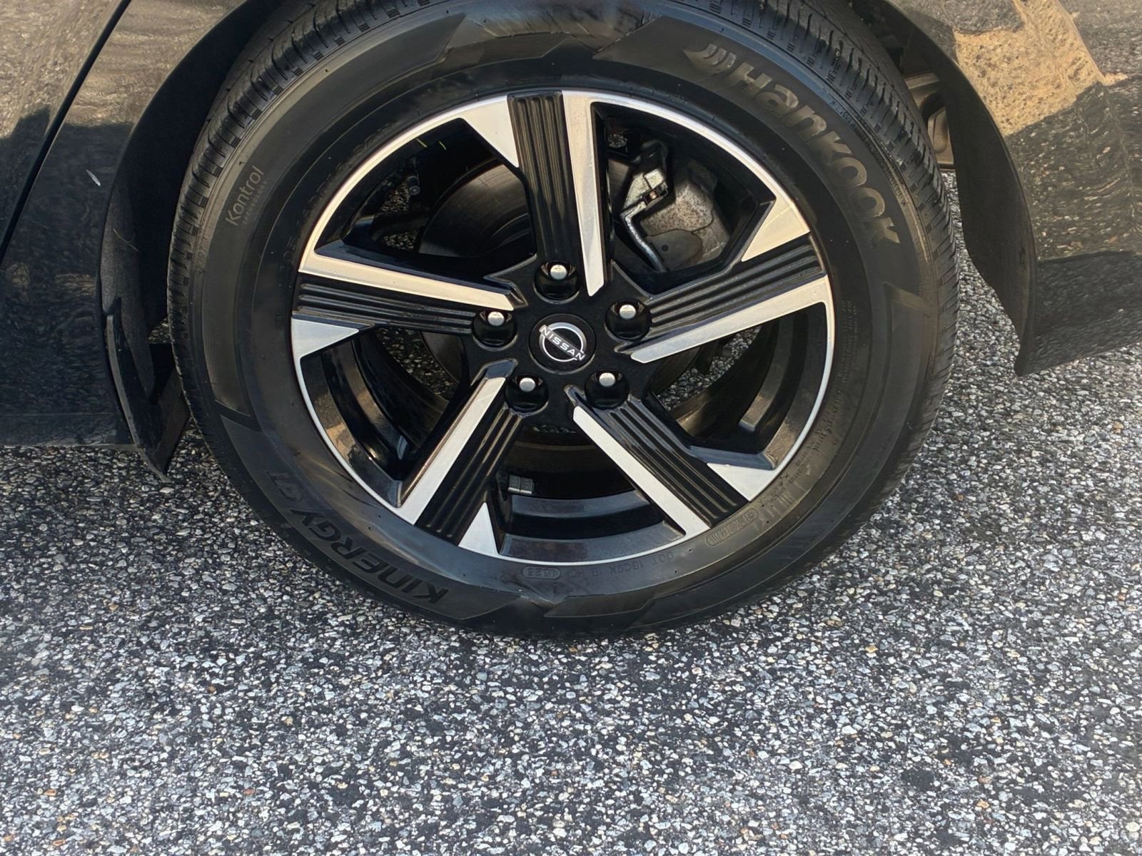 Used 2025 Nissan Sentra SV image 24