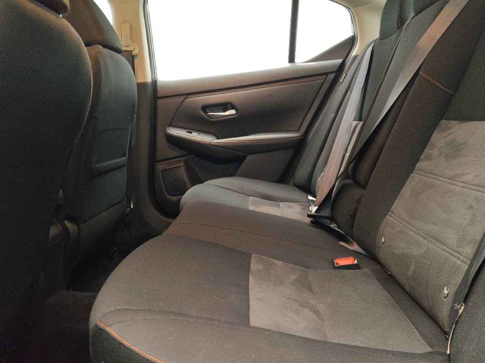Used 2025 Nissan Sentra SR FWD image 18
