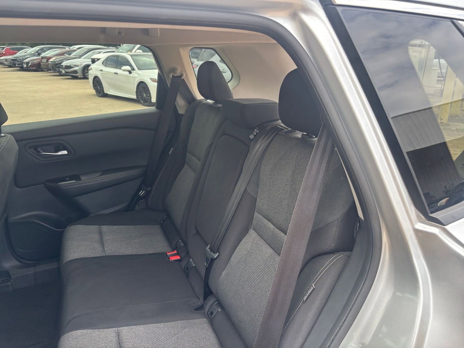 Used 2025 Nissan Rogue SV FWD image 38