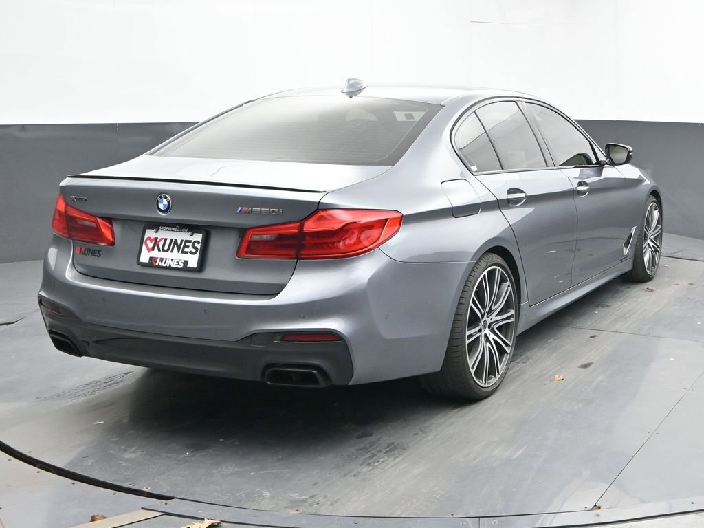 Used 2018 BMW M550i xDrive image 9