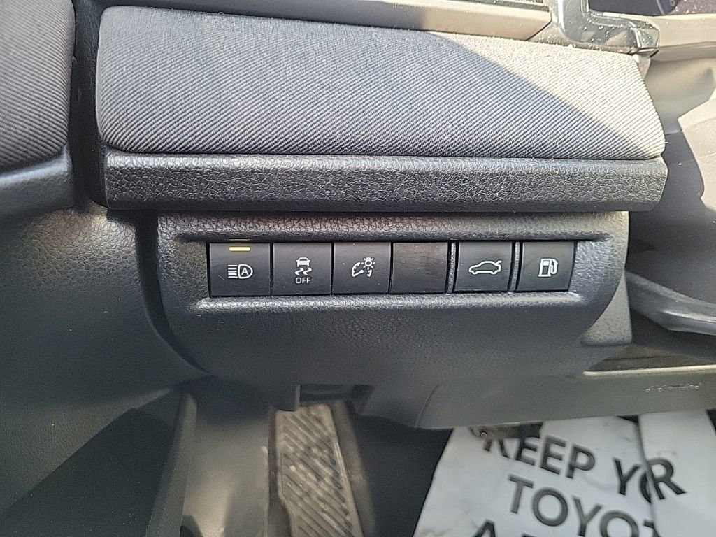 Used 2025 Toyota Camry LE image 29