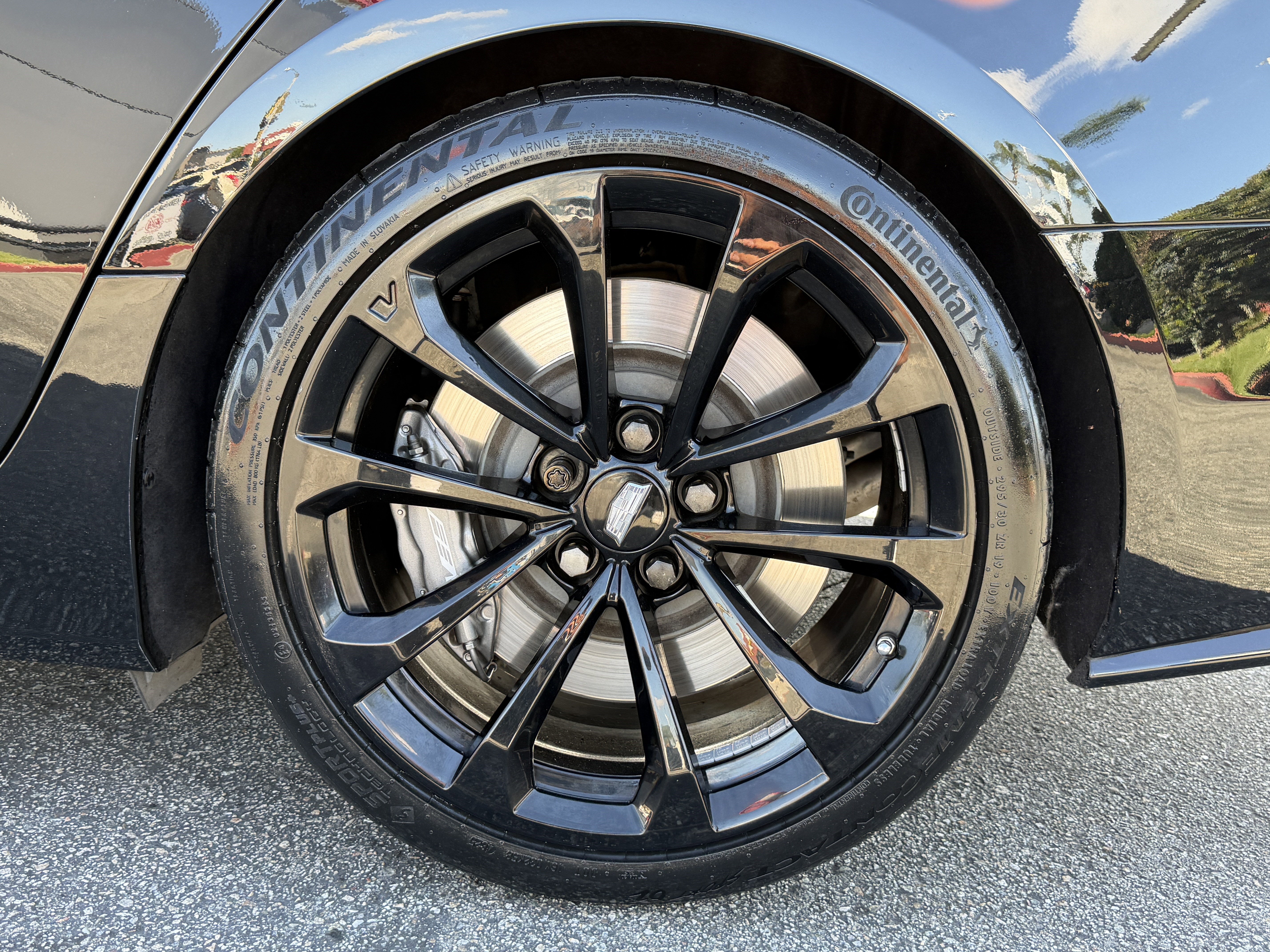 Used 2019 Cadillac CTS V w/ Luxury Package RWD image 11