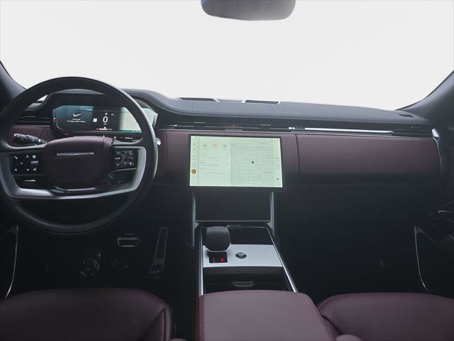Used 2025 Land Rover Range Rover SE AWD/4WD image 10