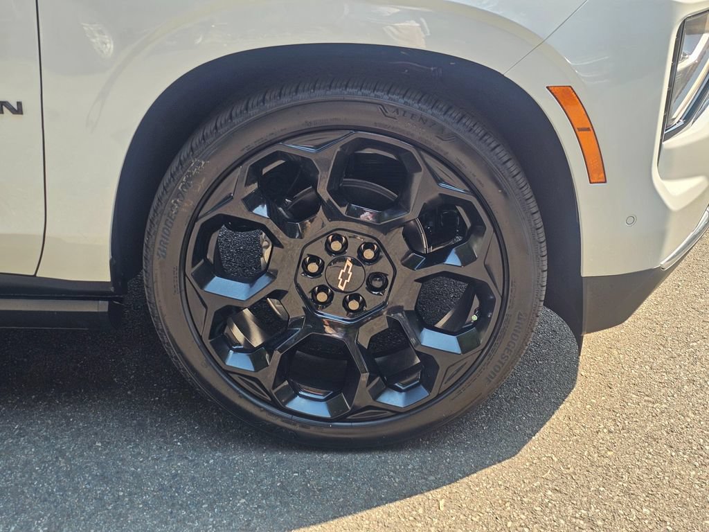 New 2026 Chevrolet Suburban High Country AWD/4WD image 9