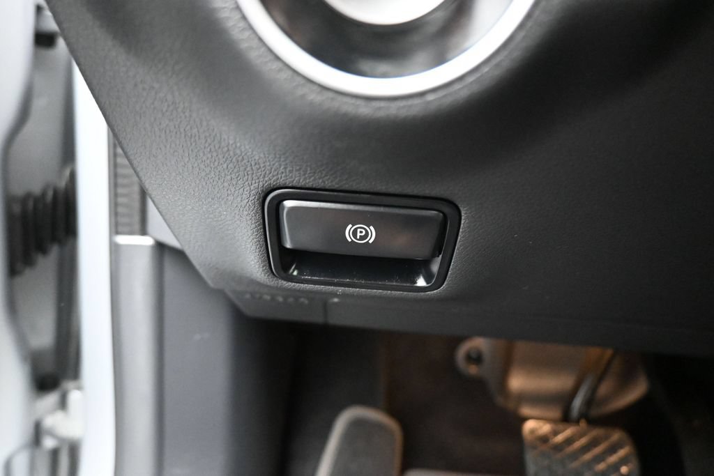 Used 2020 Mercedes-Benz GLA 250 4MATIC image 27
