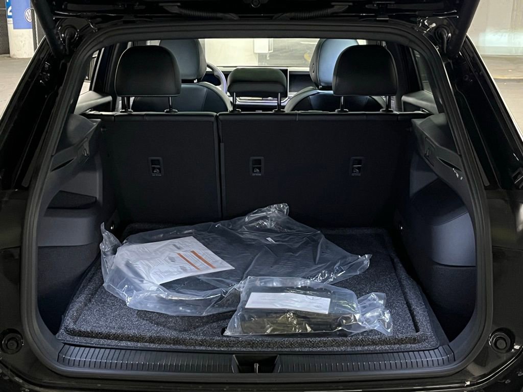 New 2025 Volkswagen Tiguan SE R-Line image 37