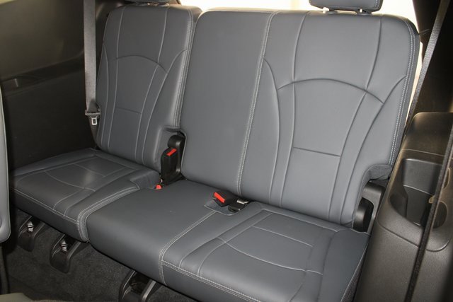 Used 2022 Buick Enclave Essence image 17