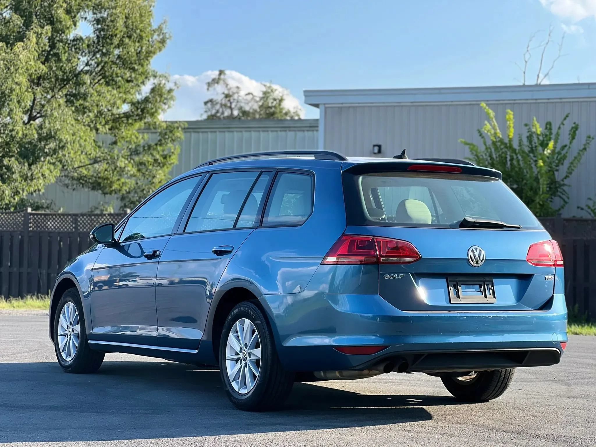 Used 2016 Volkswagen Golf Limited Edition FWD image 3