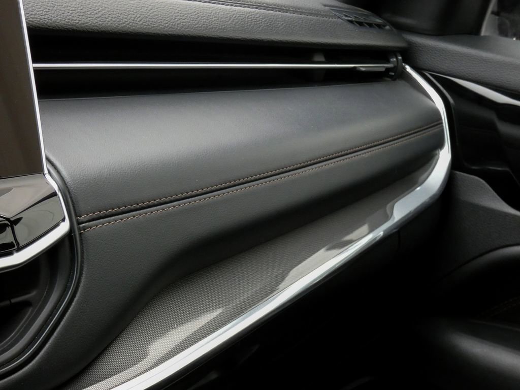 Used 2023 Jeep Compass Limited image 28