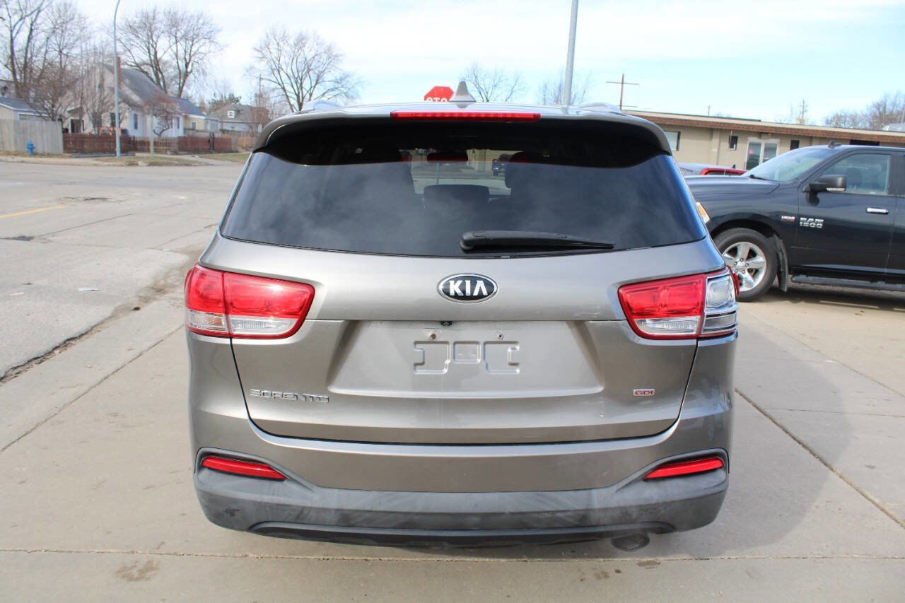 Used 2018 Kia Sorento AWD image 4