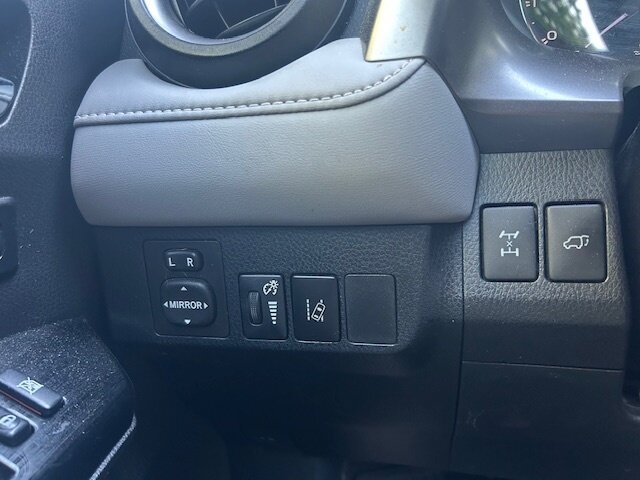 Used 2016 Toyota RAV4 Limited w/ Advanced Technology Package AWD/4WD image 13